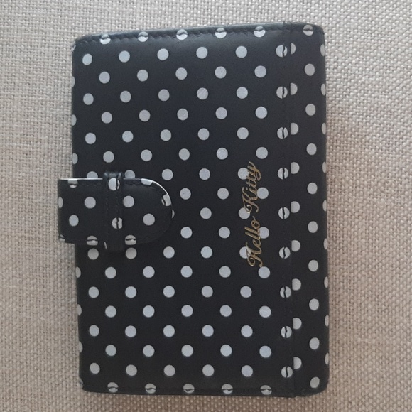 Hello Kitty Wallet - Picture 4 of 17